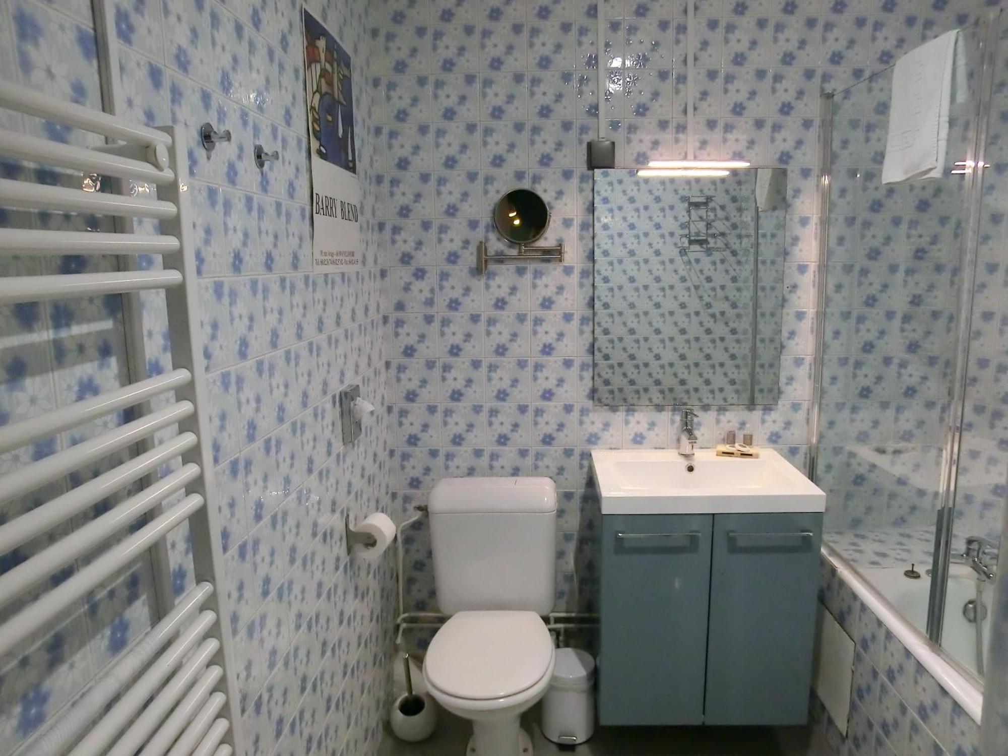 Hotel Sur Le Quai Port Vendres Rom bilde