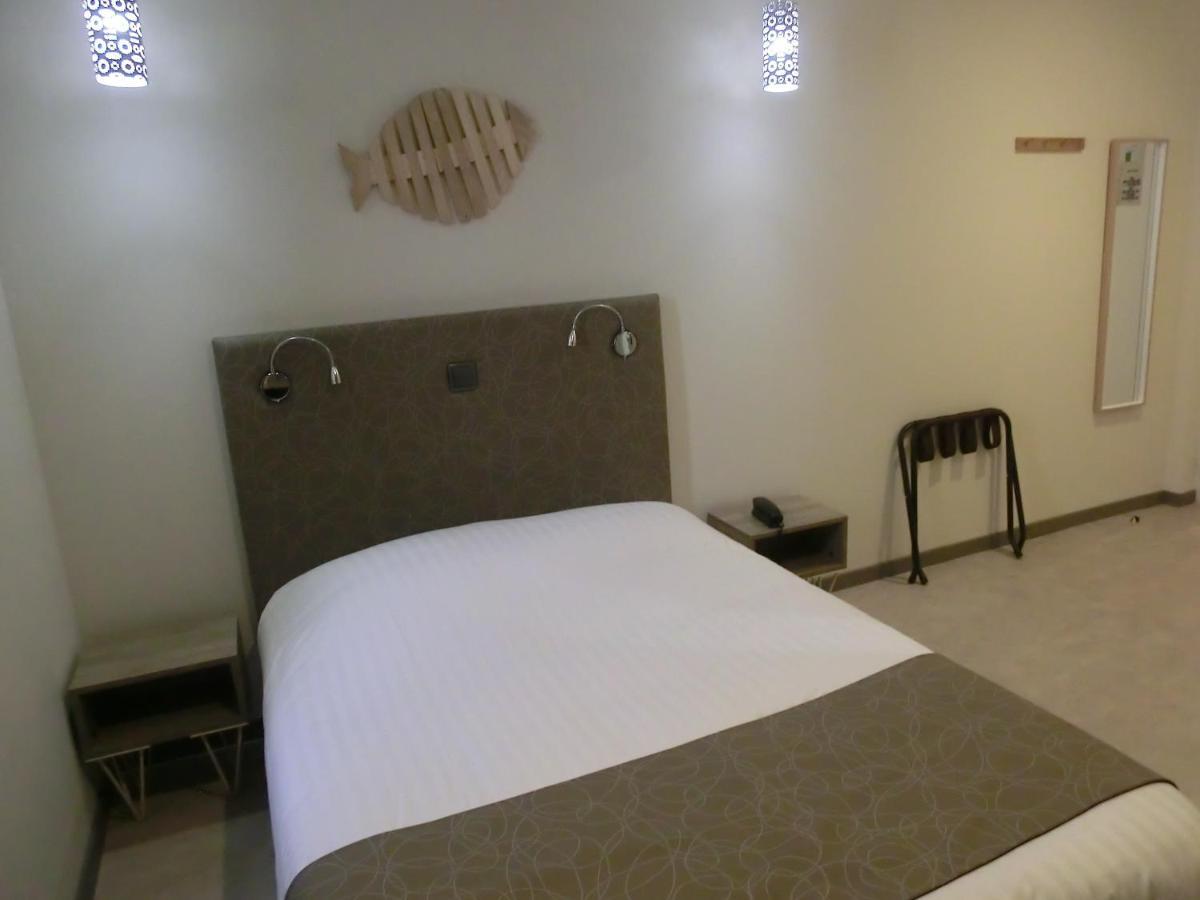 Hotel Sur Le Quai Port Vendres Rom bilde